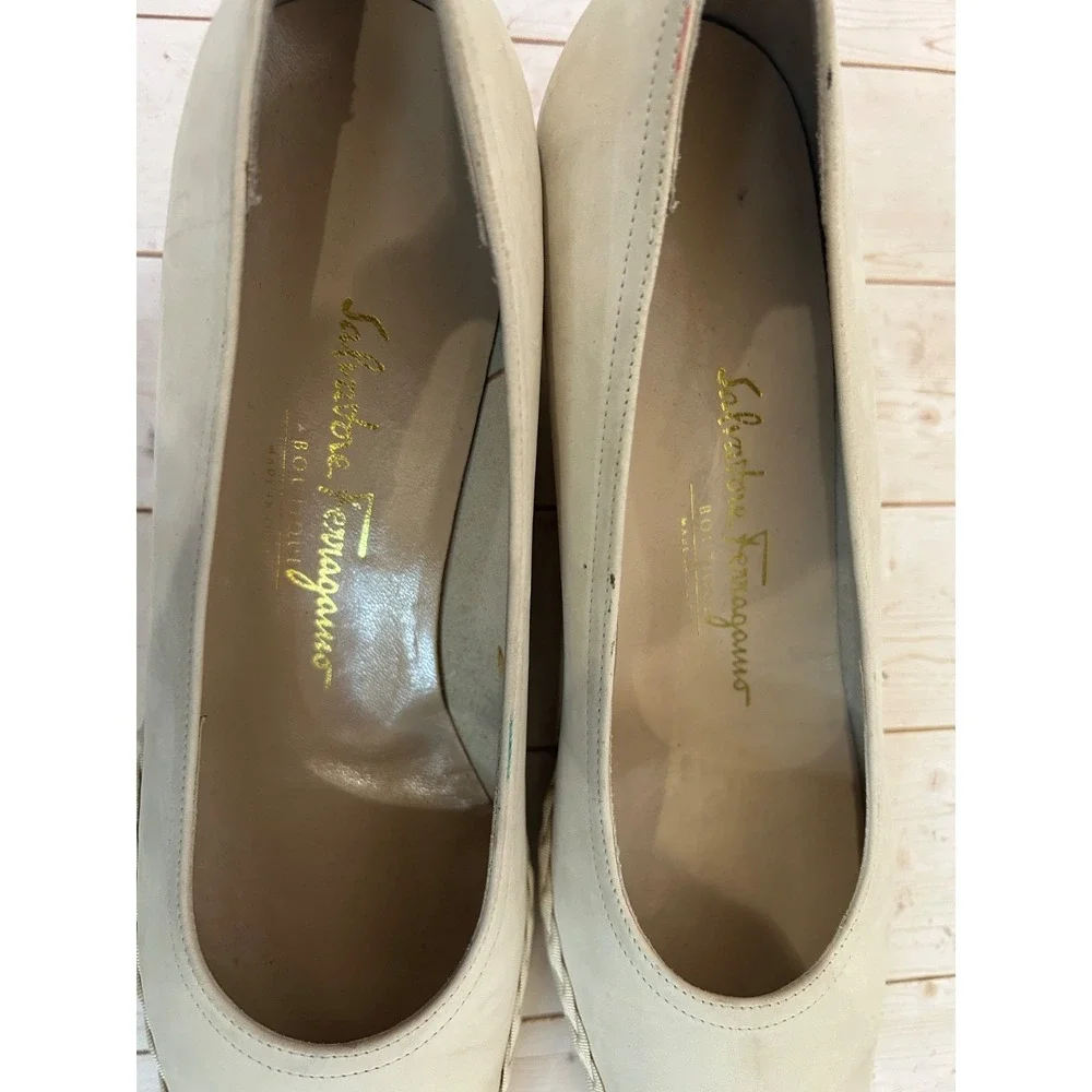 Salvatore Ferragamo Ladies Cream Beige Suede Espadrilles Wedge Heel Sz 9.5 Italy